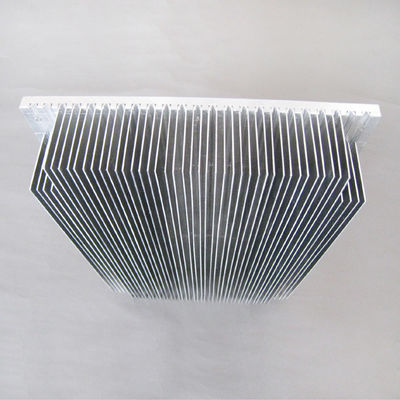 Legierungs-praktischer TECHNISCHER Kühlkörper, silberner verdrängter Aluminiumkühlkörper