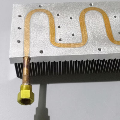 Enbeded-Kupfer-Rohr-elektronischer Kühlkörper IGBT für die Wasserkühlung