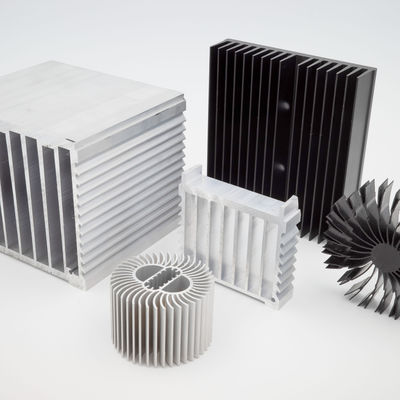 Stabiler Aluminiumverdrängungs-Rostschutzkühlkörper, verdrängte Aluminiumautomobilprofile